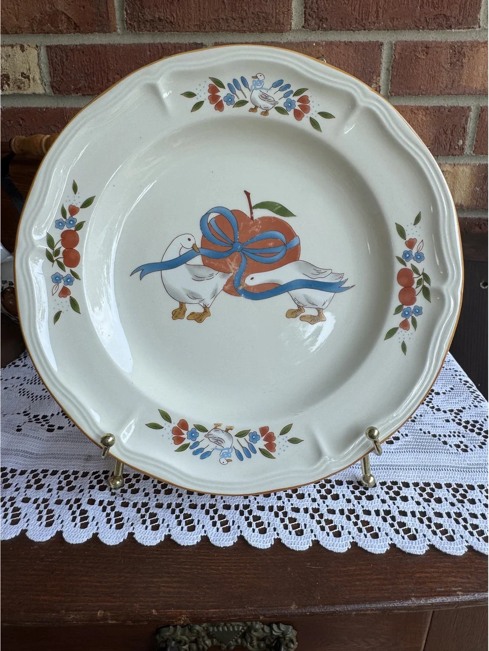 Vintage Gibson Applefest Goose Decorative Plate with Stand